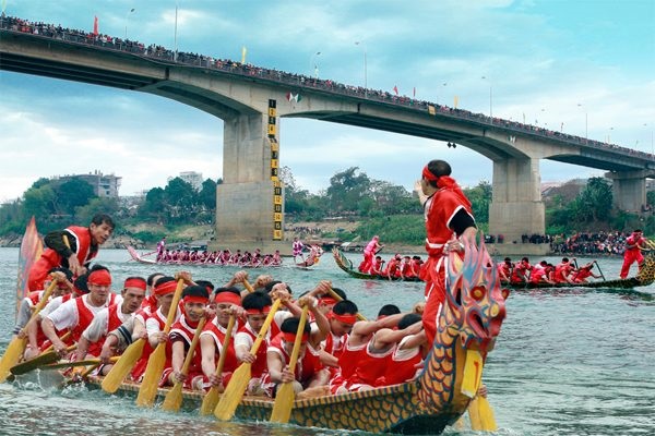 Đặc sắc những lễ hội đua thuyền ở Việt Nam