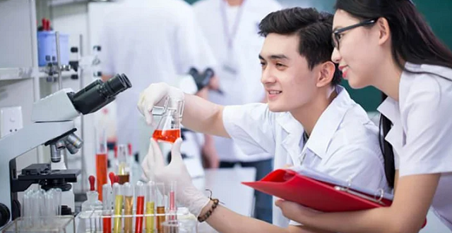 Học Dược trường tư nào tốt hiện nay?